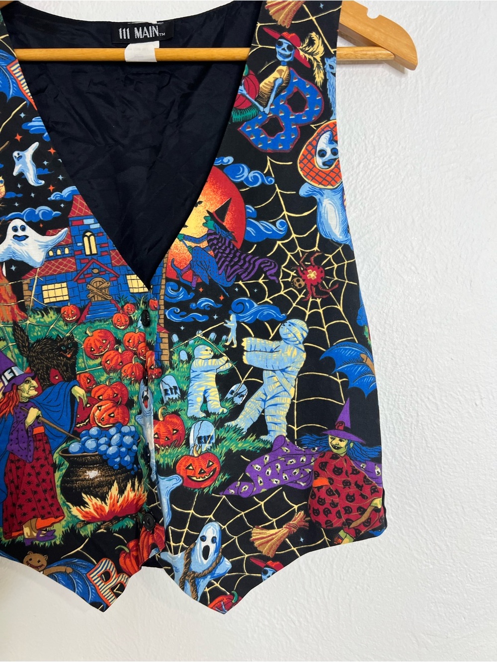 Vintage Halloween Print Vest - Colorful Spooky Scene size M - Picture 3 of 9